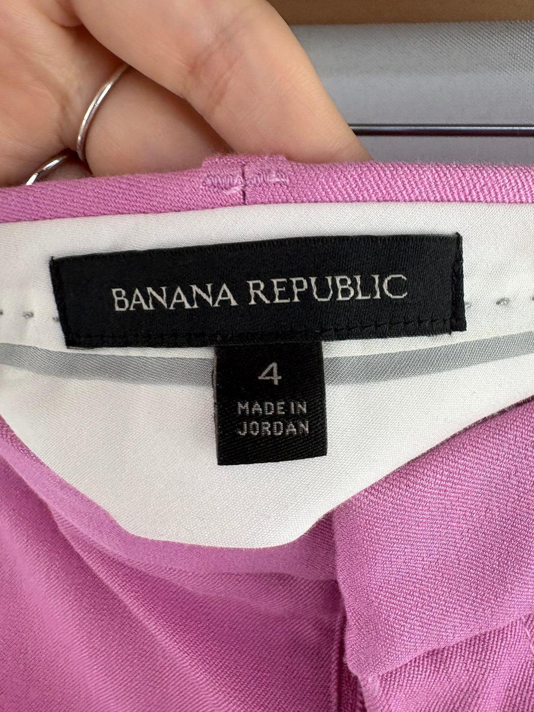 Women’s Banana Republic Size 4 Bubblegum Pink Slacks