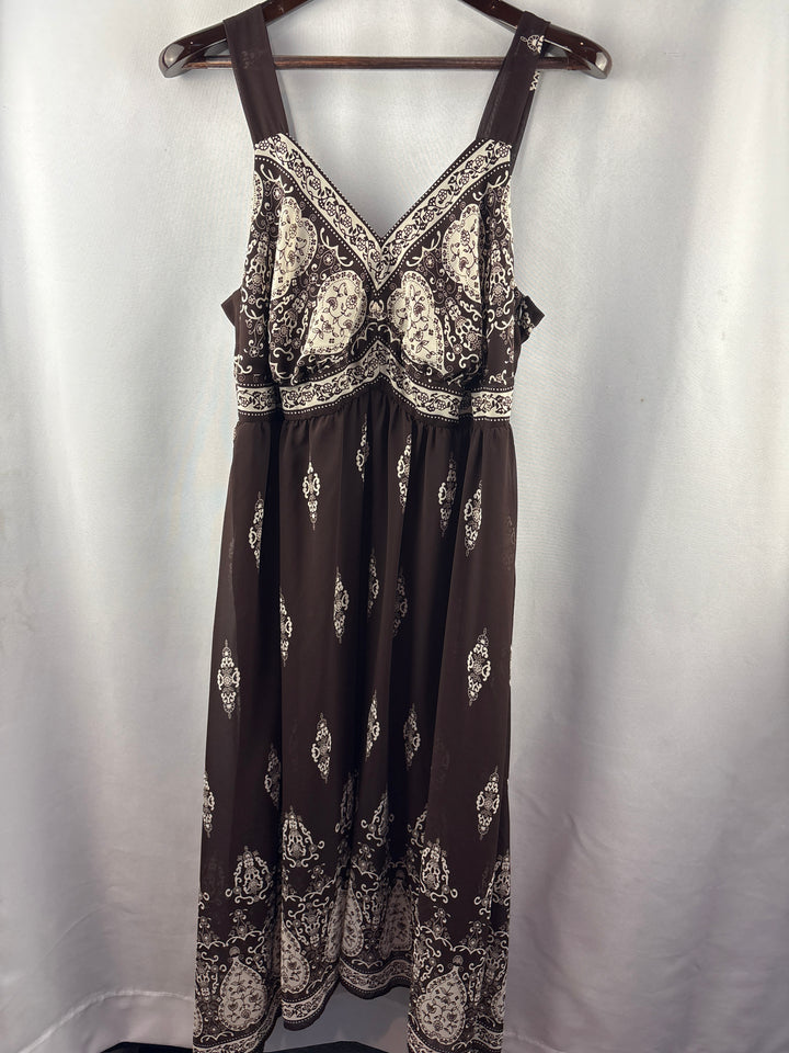 Women’s Silhouettes Size 14 Brown Paisley Maxi Dress