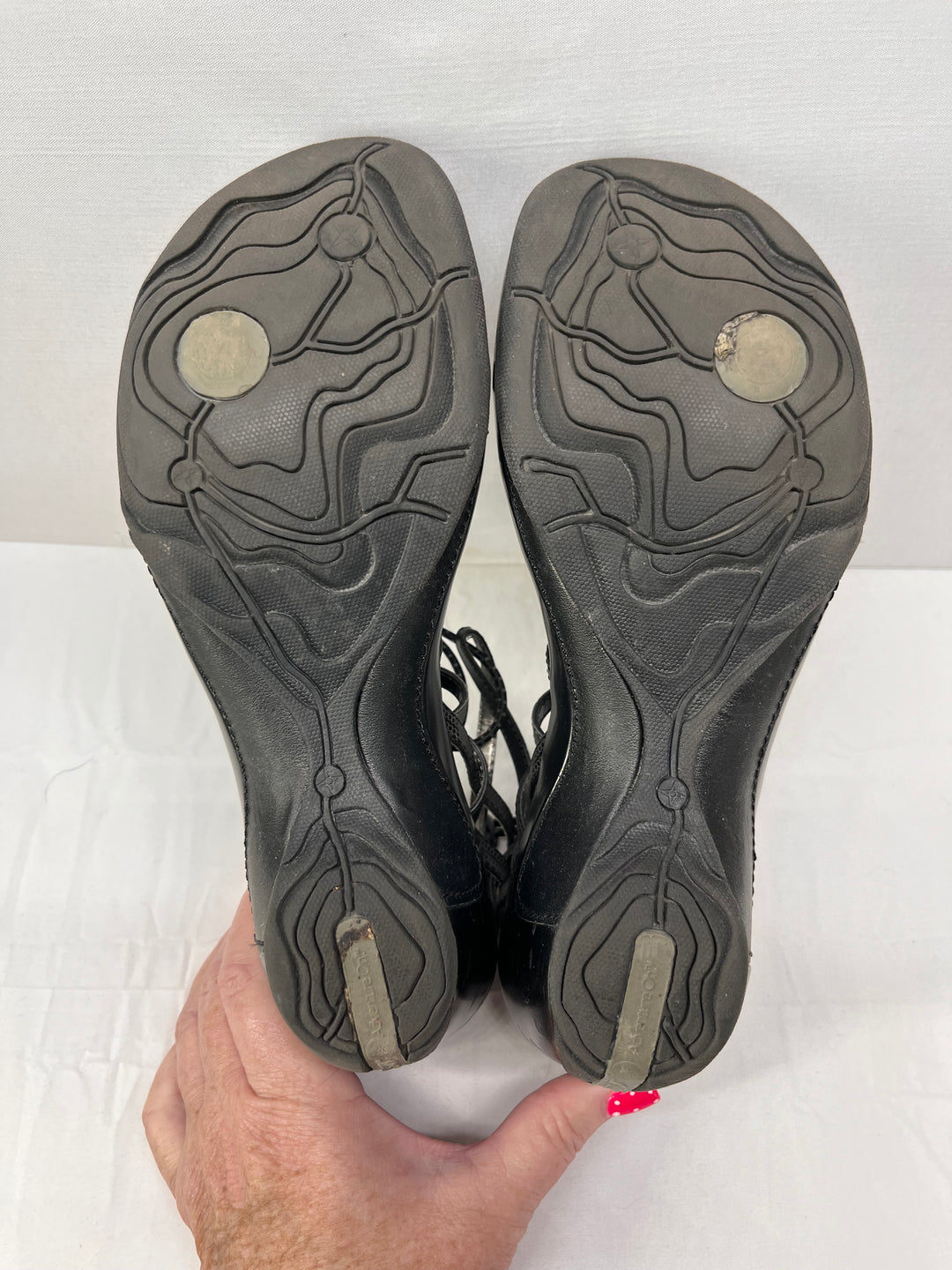 JBU by Jambu Women's Size 9 Strappy Comfort Sandals Toggle Closure Casual Shoes
