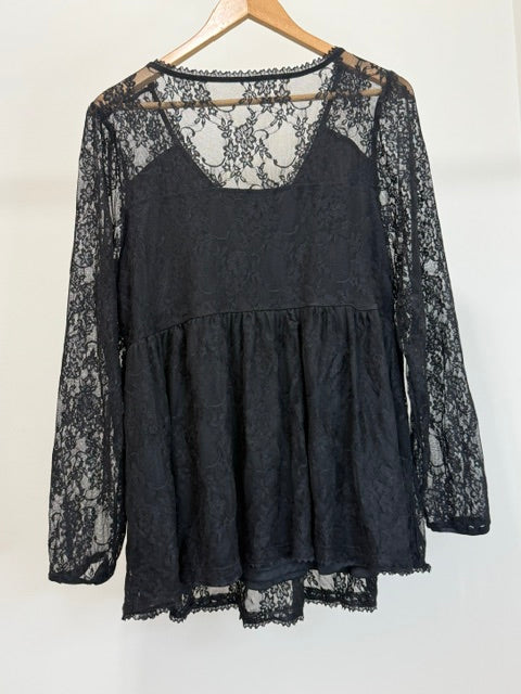 Torrid Lace Peplum Top – V‑Neck – Long Sleeve Sz1X(14-16)NWOT