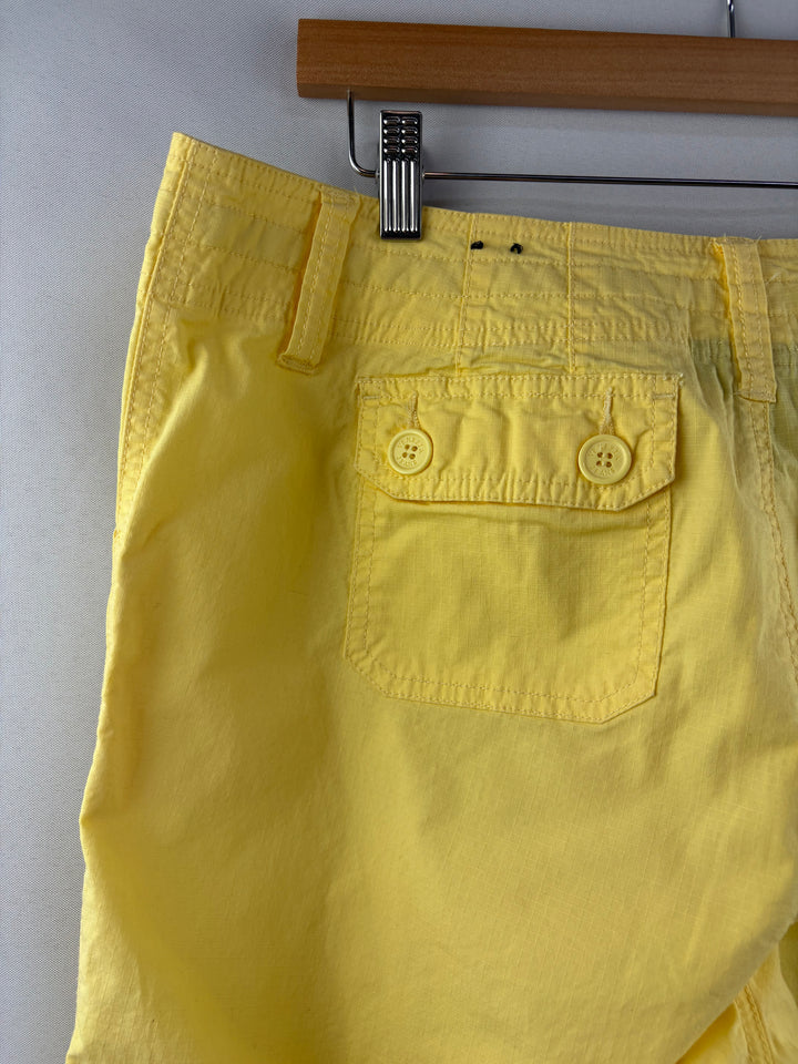 Women’s Venezia Size 14 Butter Yellow Cargo Capris