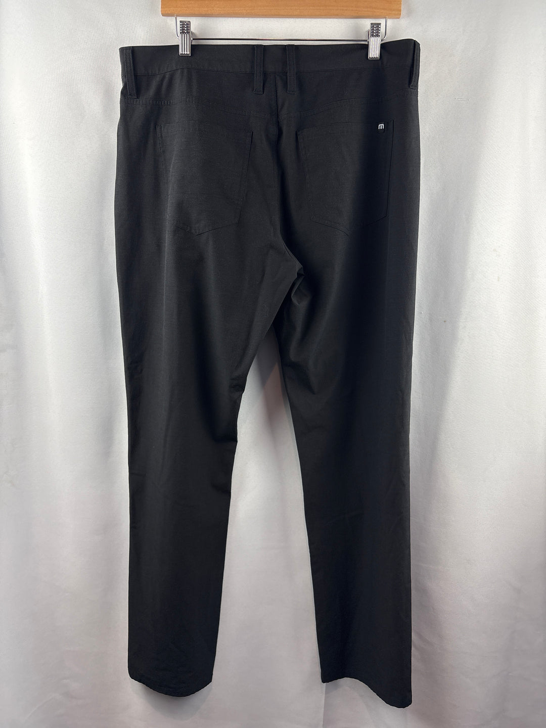 Men’s Travis Mathews Size 36 Black Golf Pants