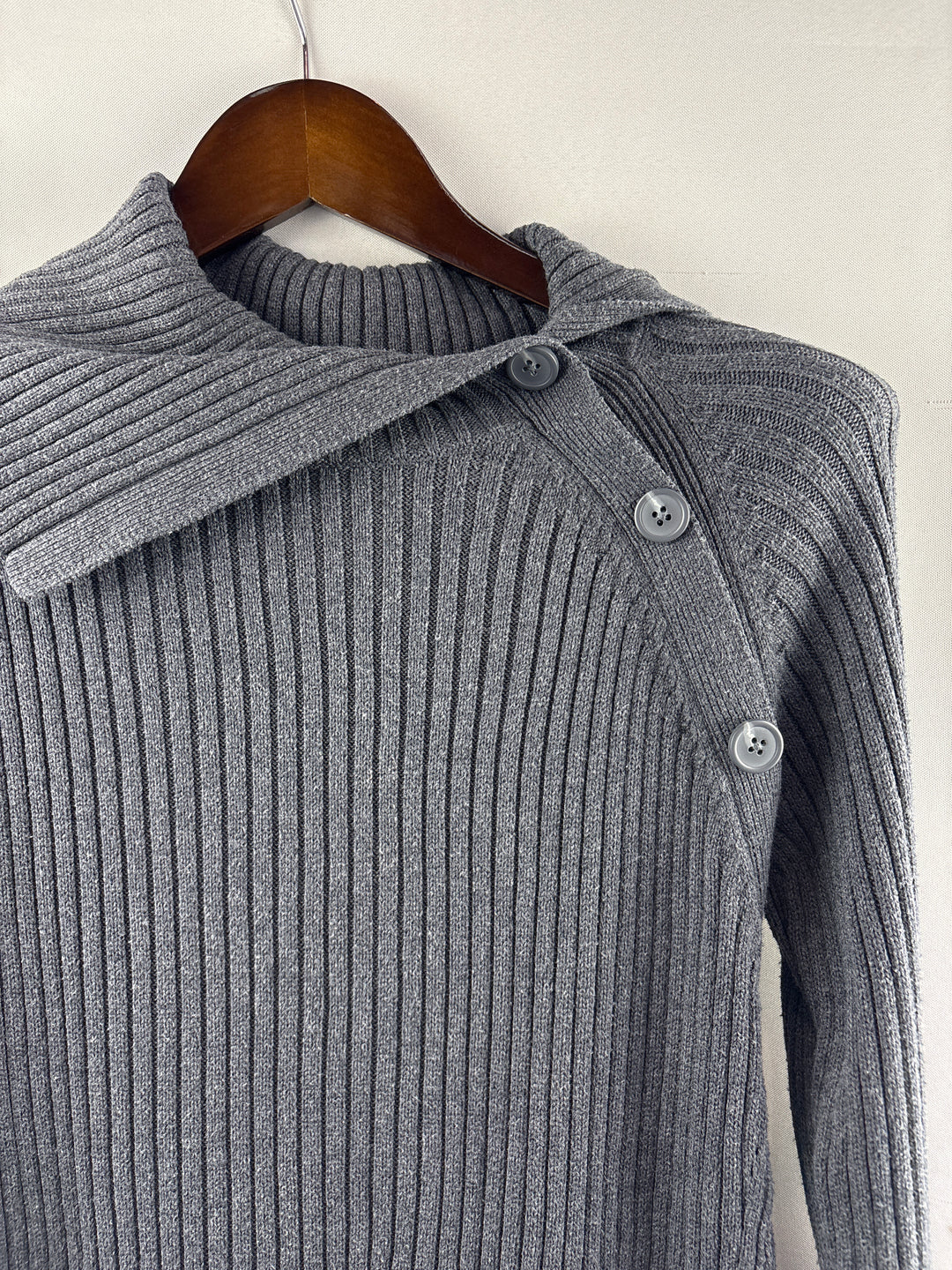 Women’s Magnolia Grace Small Gray Ribbed Knit Sweater