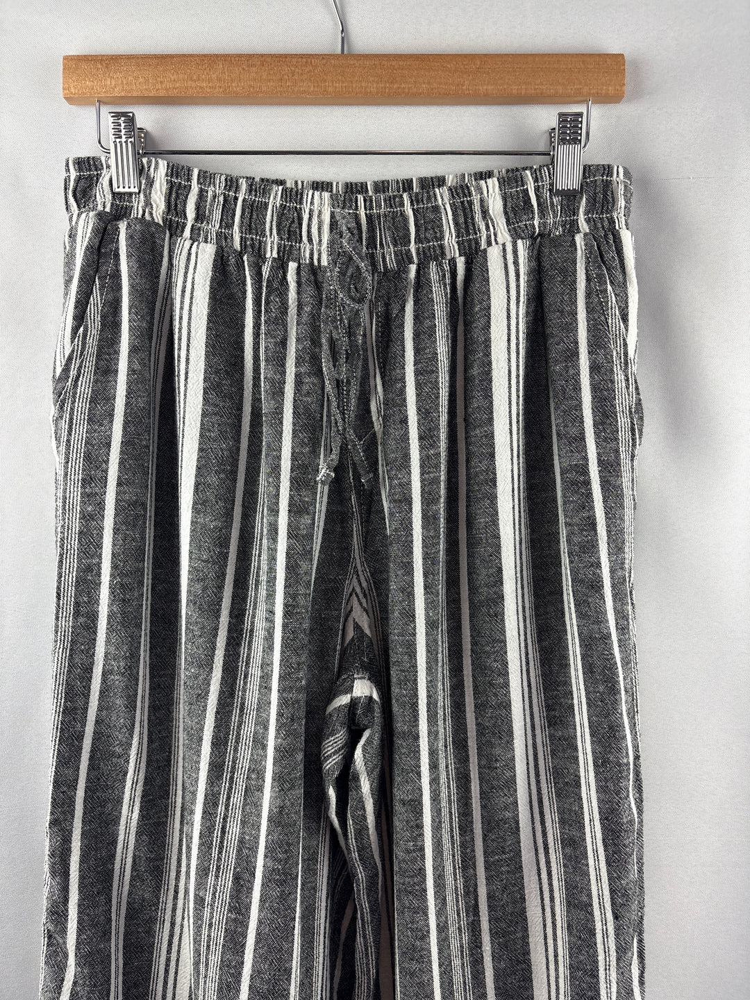 Women’s Briggs Large Dark Gray &amp; White Striped Lounge Pants