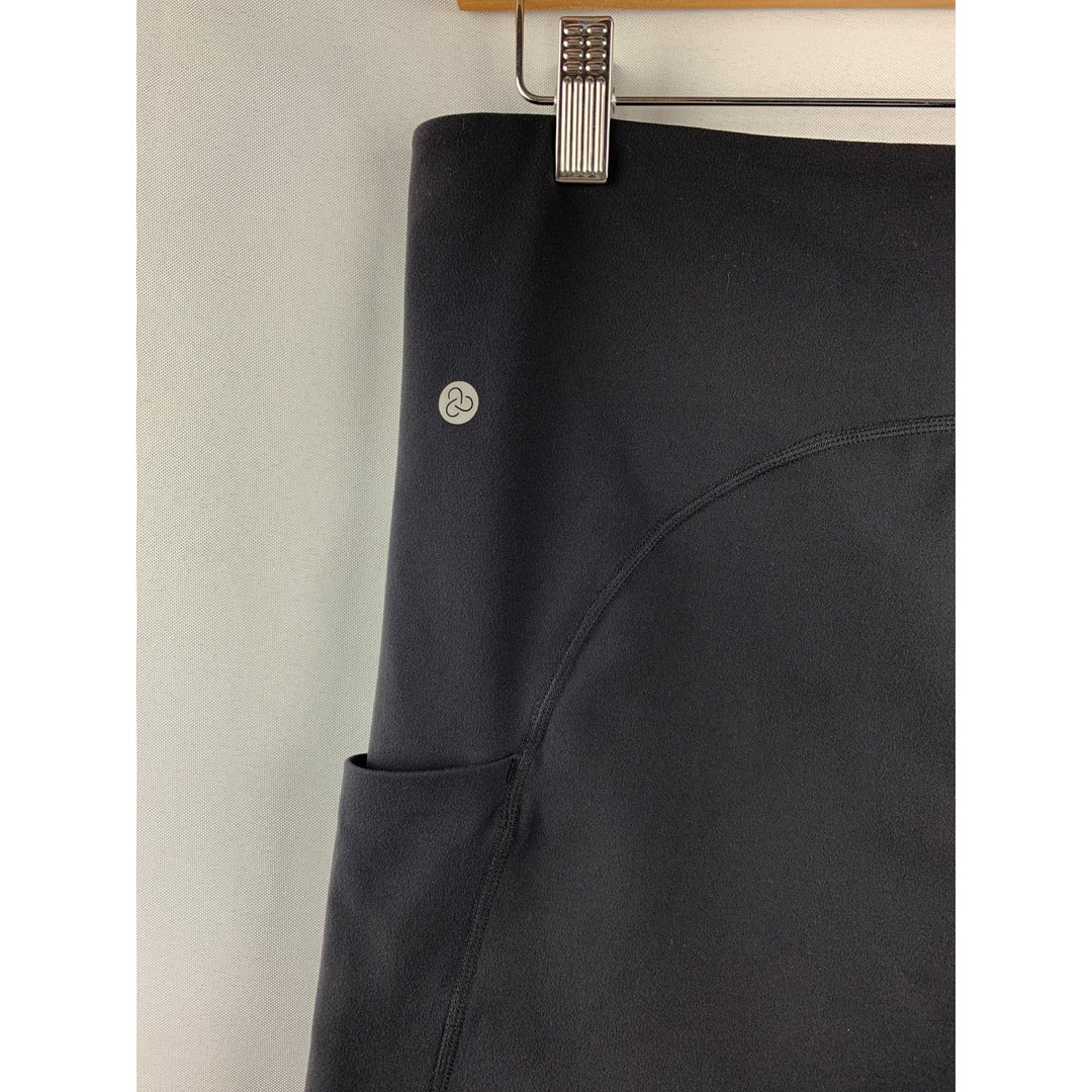Women’s Zella Black Biker Shorts Size L with Side Pockets