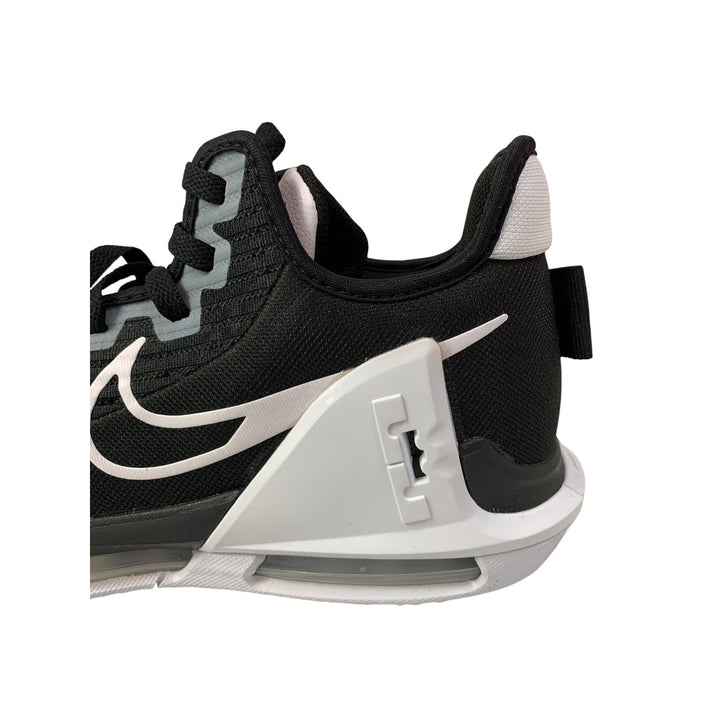 Men’s Nike LeBron Witness VI Basketball Shoes Black/White Size 11