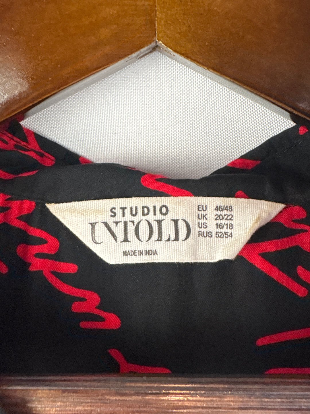 Women’s Studio Untold Size 16/18 Black Graphic ButtonUp Dress