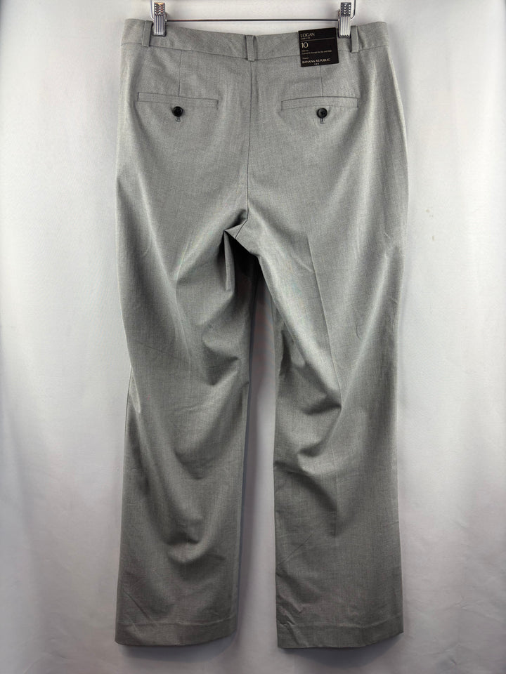 Women’s Banana Republic Size 10 Light Gray Pleated Pants