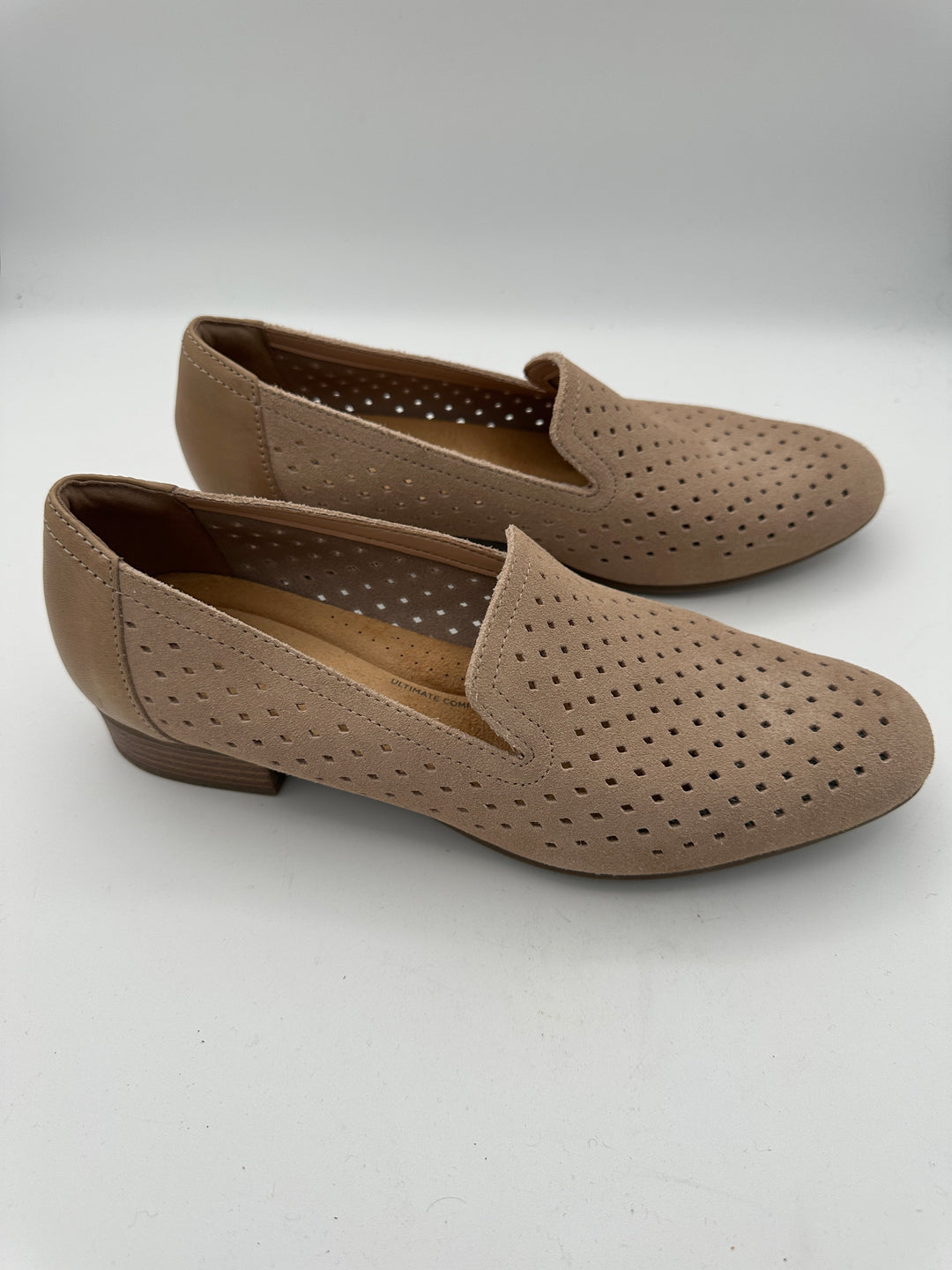 Women’s Clark’s Microsuede Low Heel Flats Size 9.5