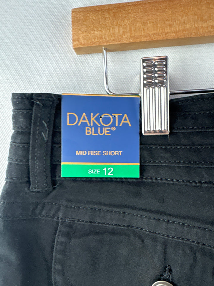 Women’s Dakota Blue Size 12 Black Mid-Rise Denim Shorts