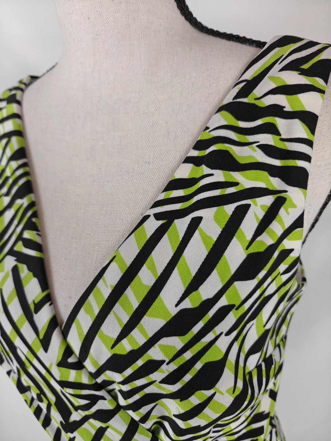 Women’s London Times Abstract Print Ruched Sheath Dress Green Black White Size 4