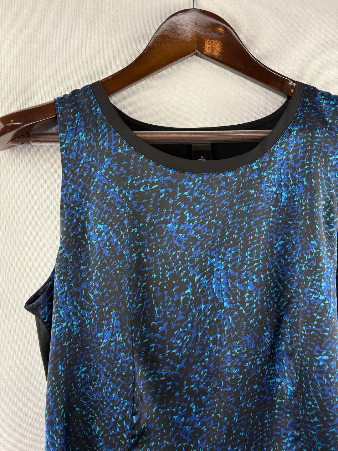 Women’s Ann Taylor Small Black & Blue Patterned Sleeveless Blouse