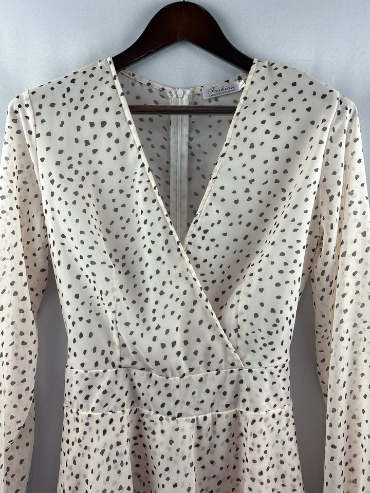 Women’s Classic Fashion Large Cream w/ Black Accents Romper