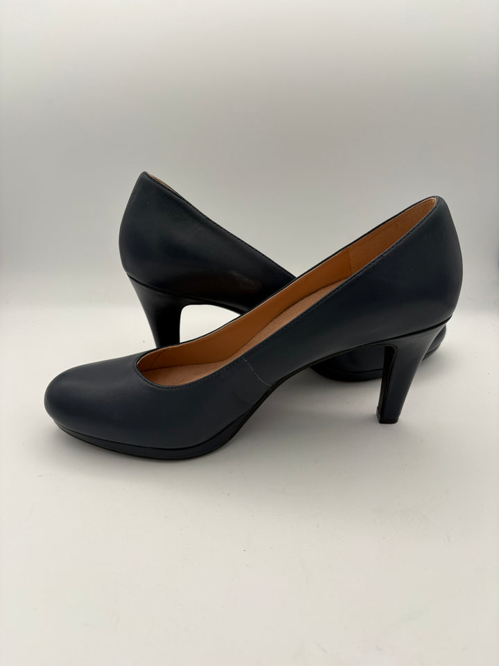 Women’s Naturalizer Size 8.5 Navy Blue Leather Pumps
