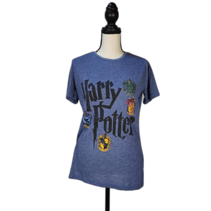 Harry Potter Hogwarts Crest Graphic Tee – Size 4 (Women’s Small)