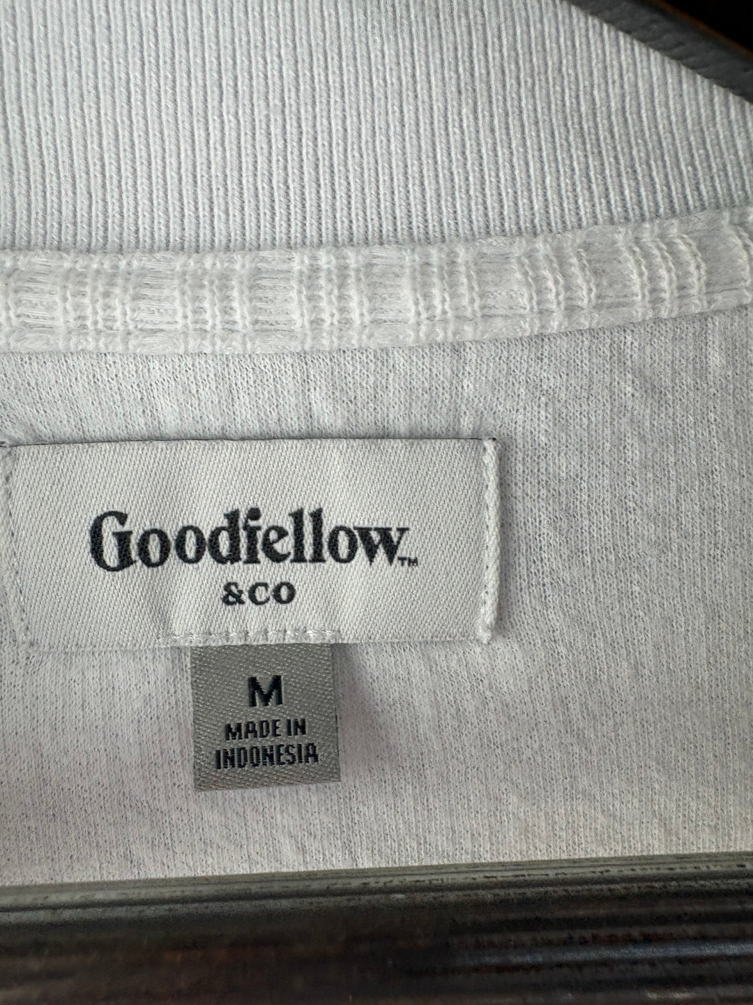 Men’s Goodfellow Medium White Ribbed Short Sleeve Shirt
