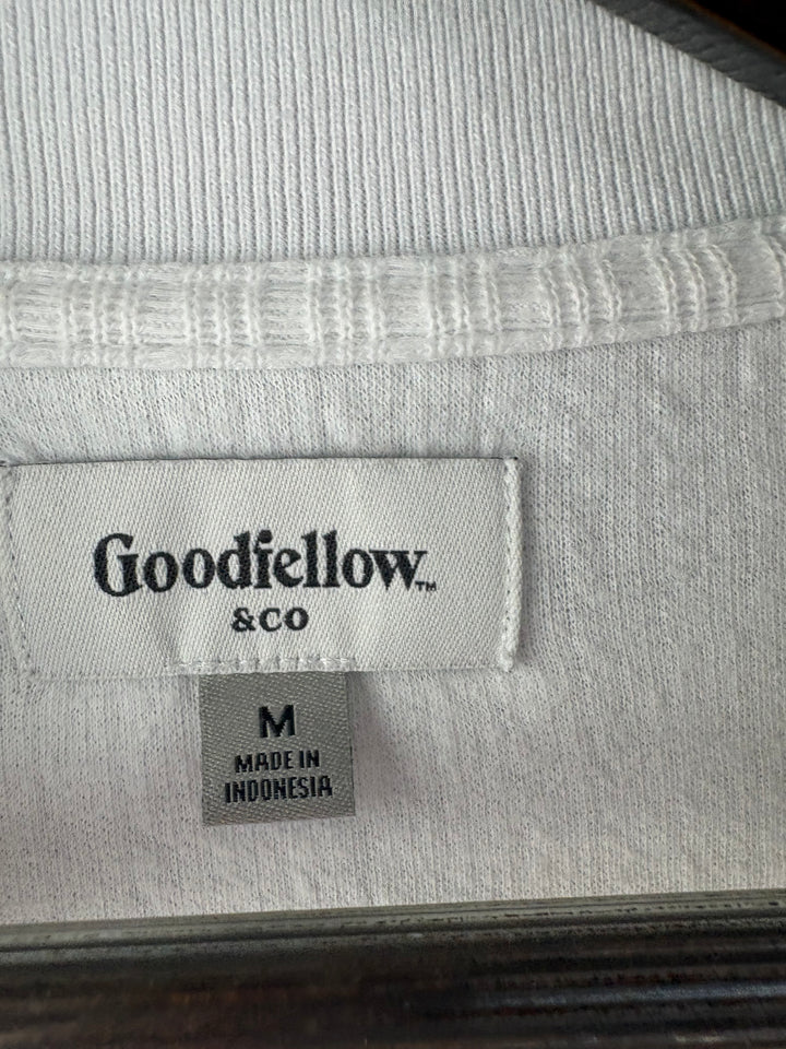 Men’s Goodfellow Medium White Ribbed Short Sleeve Shirt