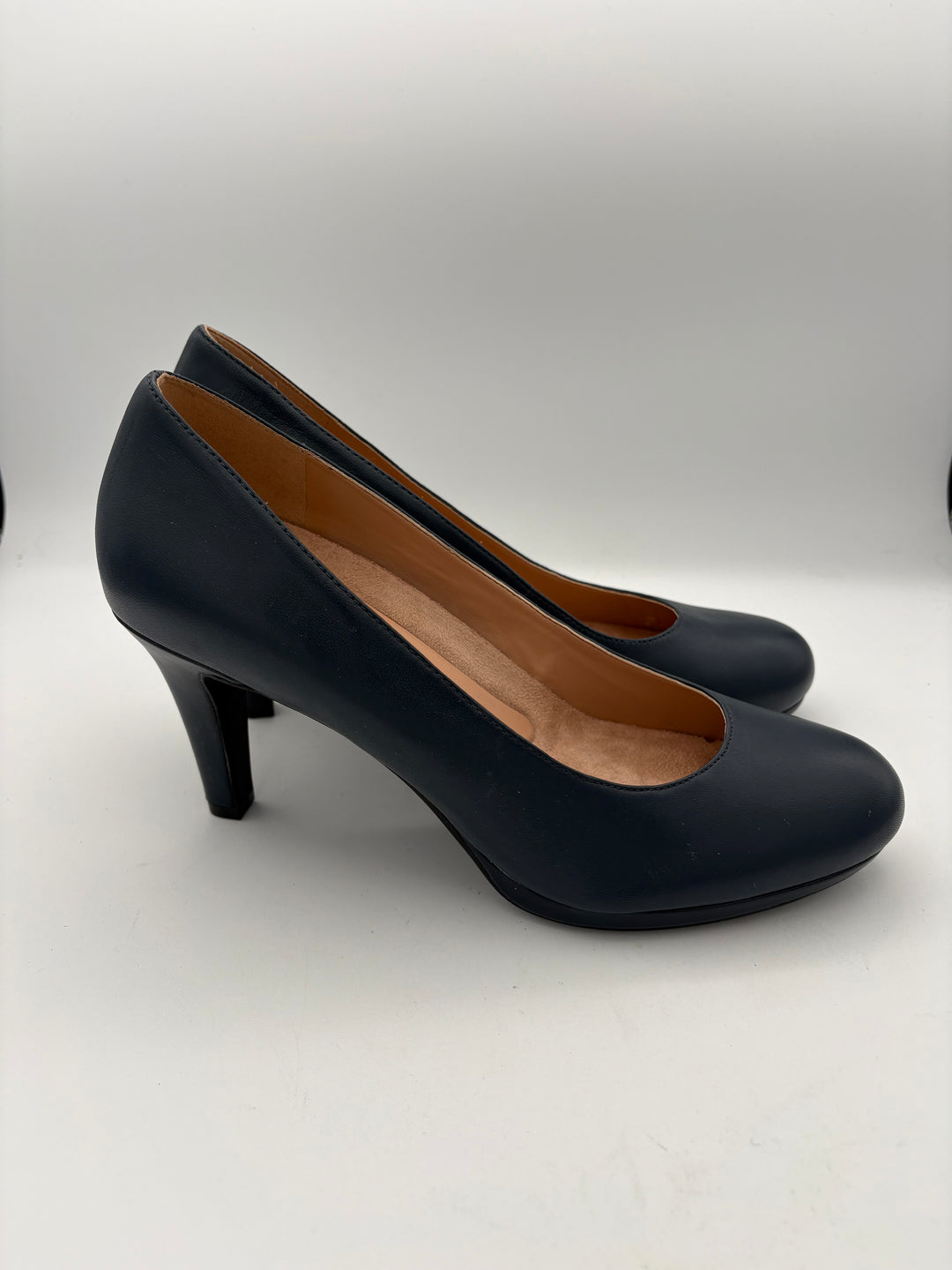 Women’s Naturalizer Size 8.5 Navy Blue Leather Pumps