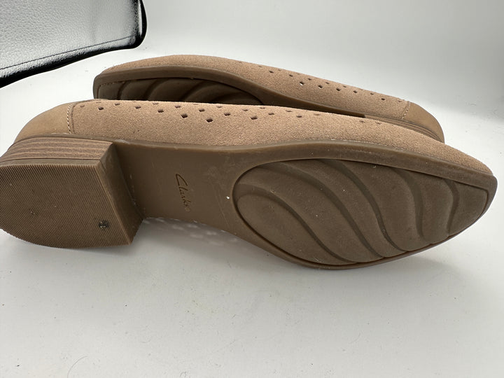 Women’s Clark’s Microsuede Low Heel Flats Size 9.5