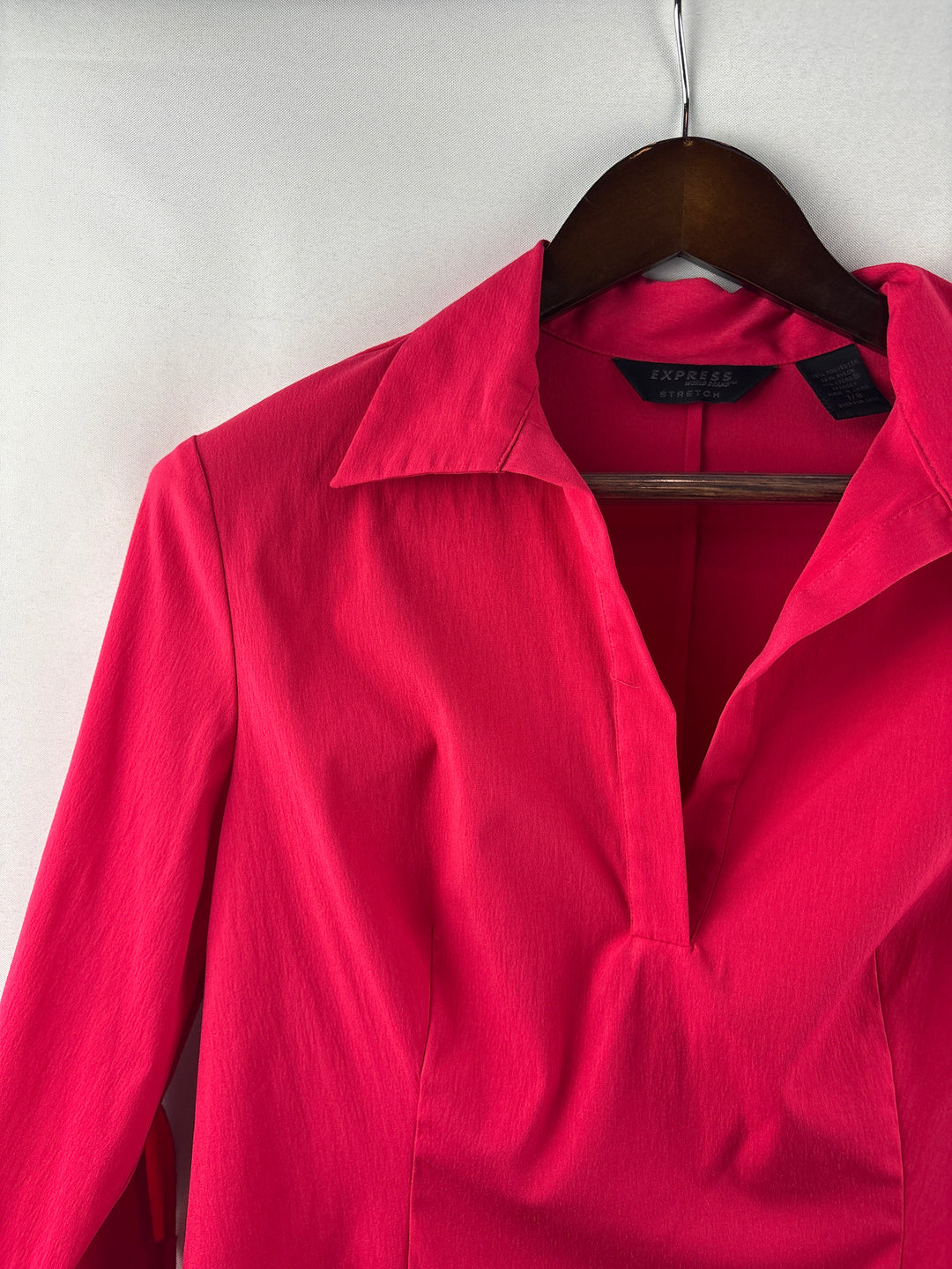 Women’s Express Size 7/8 Pinkish Red V-Neck Blouse