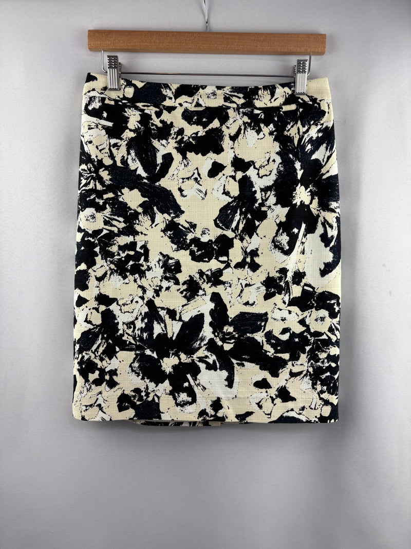 Women’s Halogen Size 4 Cream & Black Floral Pencil Skirt