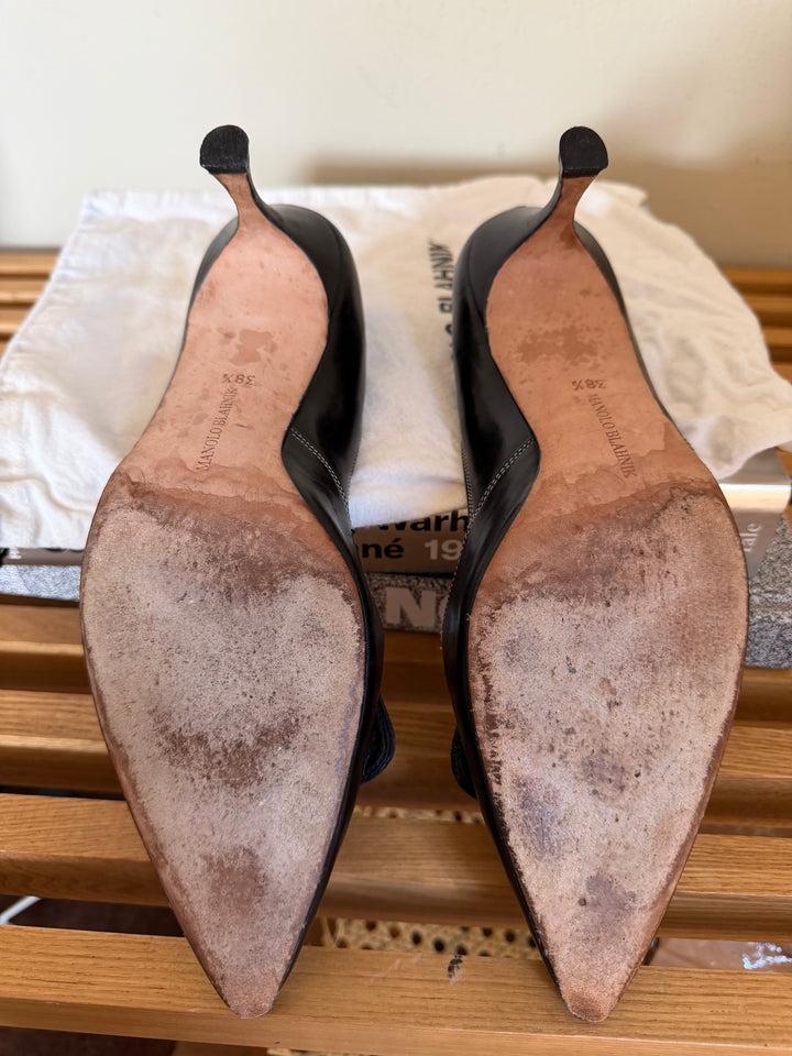 Manolo Blahnik Black Leather Pointed Toe Pumps 38.5
