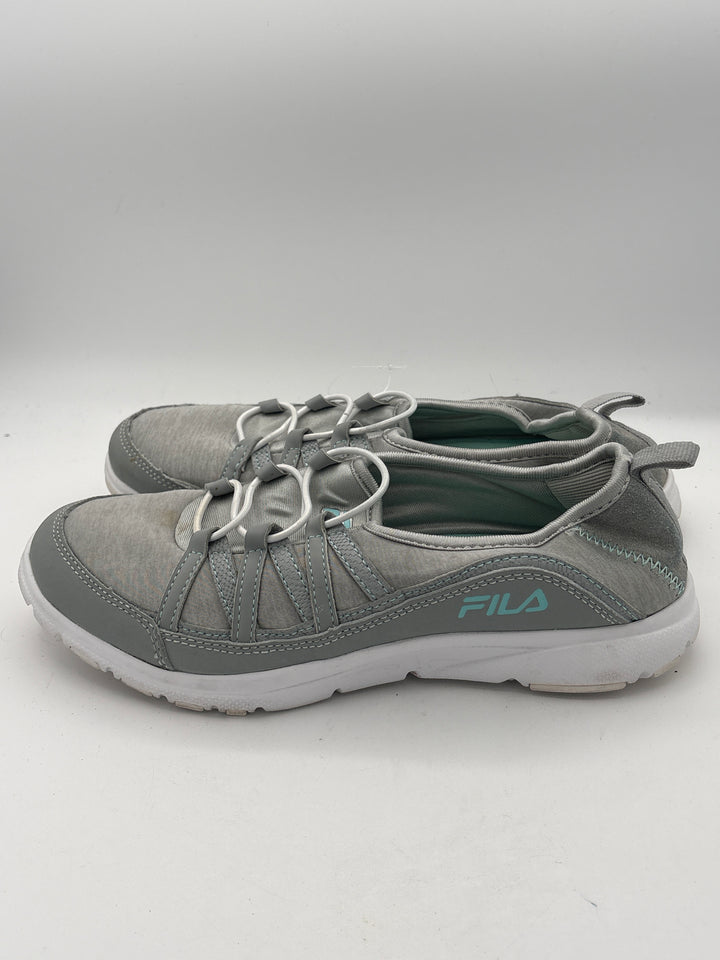 Women’s Fila Size 8.5 Light Gray Slip On Sneakers