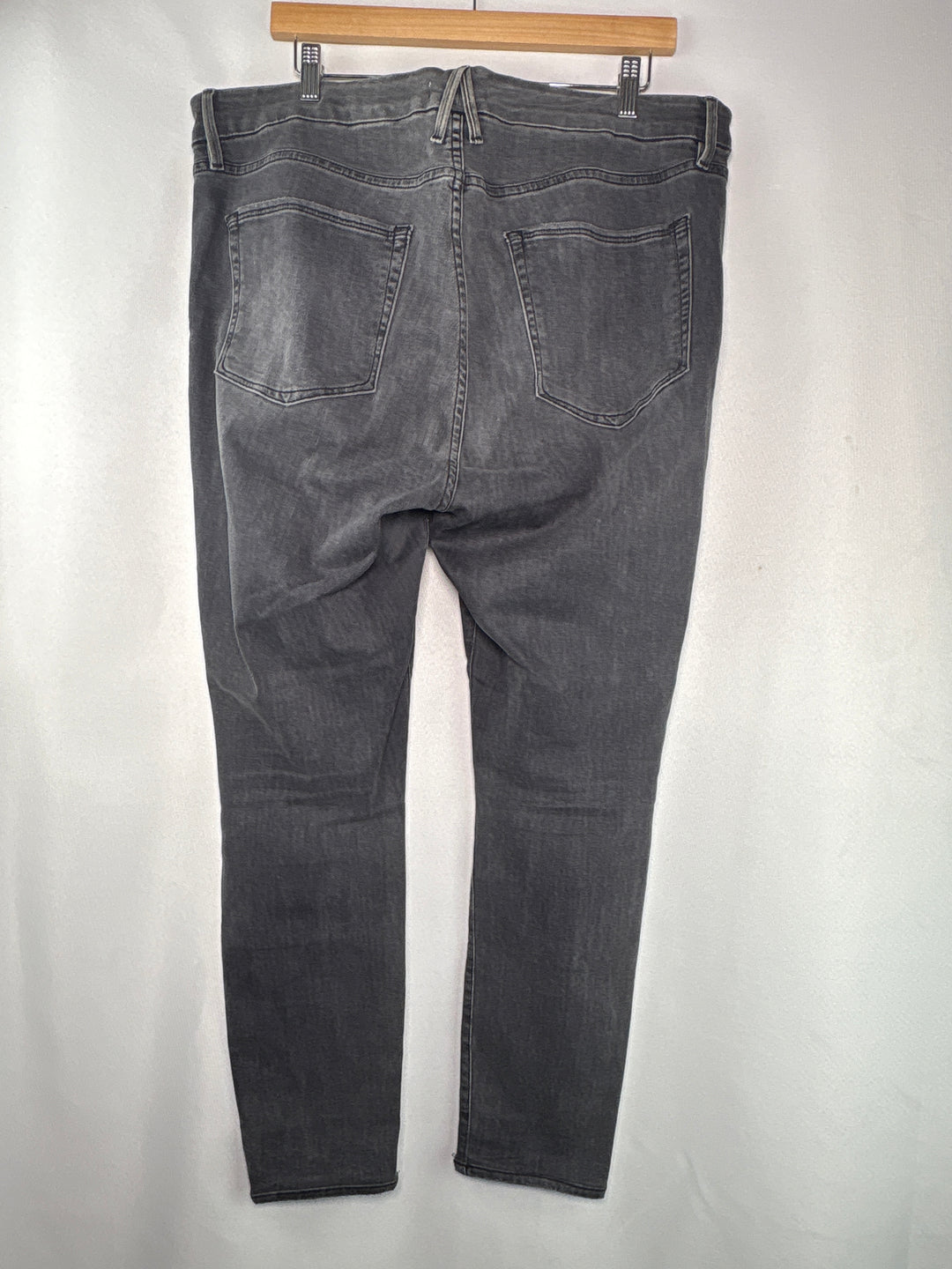 Women’s Good American Size 18 Charcoal Gray Straight Jeans