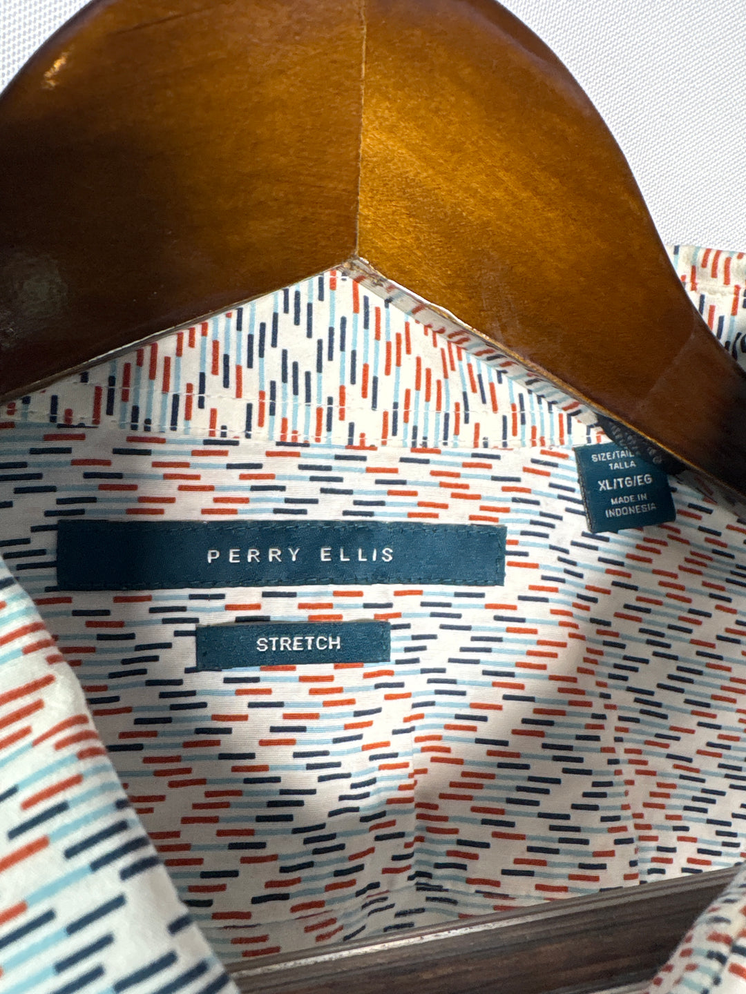 Men’s Perry Ellis XL White Red Blue Patterned Dress Shirt