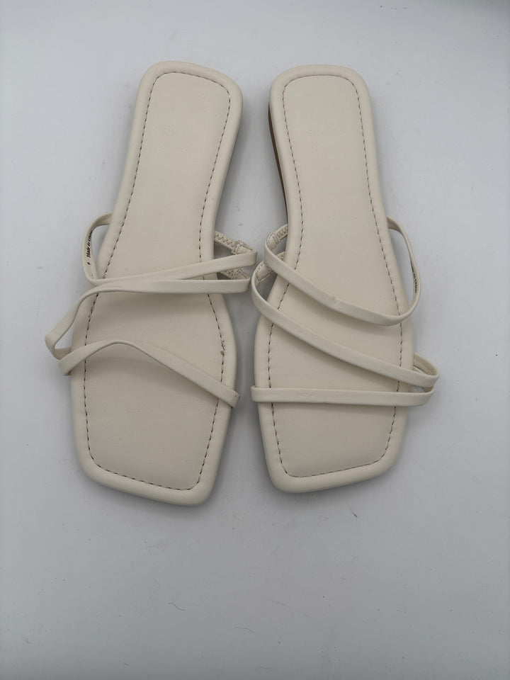 Women’s Dolce Vita Size 9 White Faux Leather Strappy Sandals