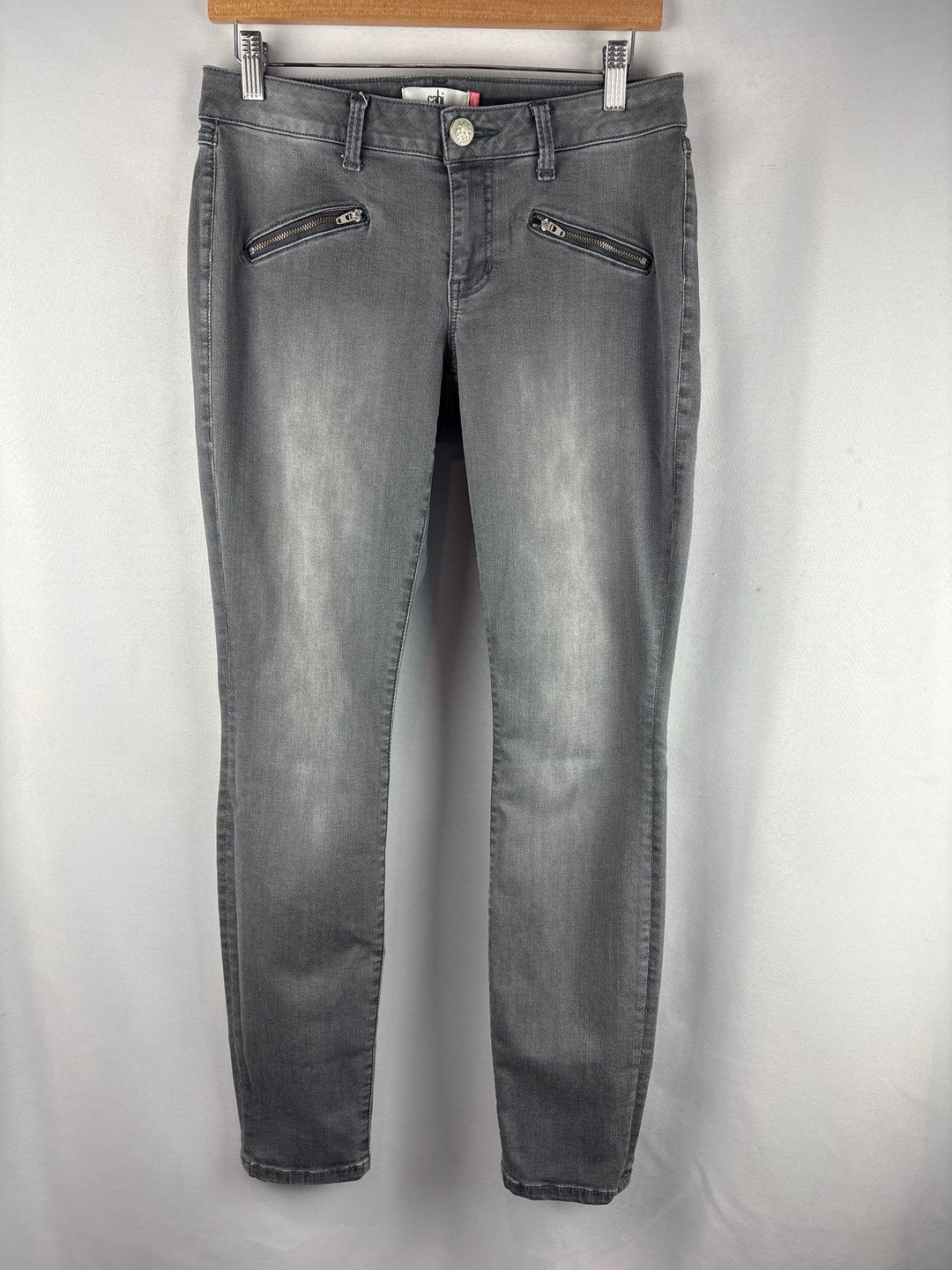Women’s Cabi Size 6 Light Gray Skinny Jeans