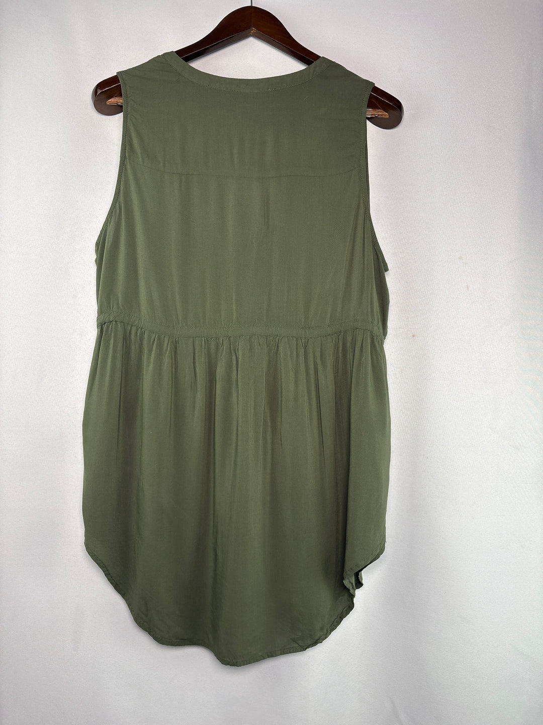 Women’s Torrid Size 1 Army Green Sleeveless Blouse