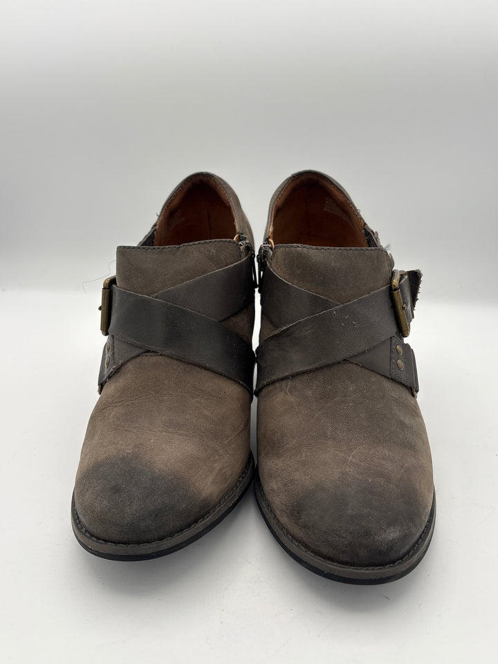 Womens Clarks Greige Ankle Boots With Buckles Side Zip 3 Inch Heel Size 7.5