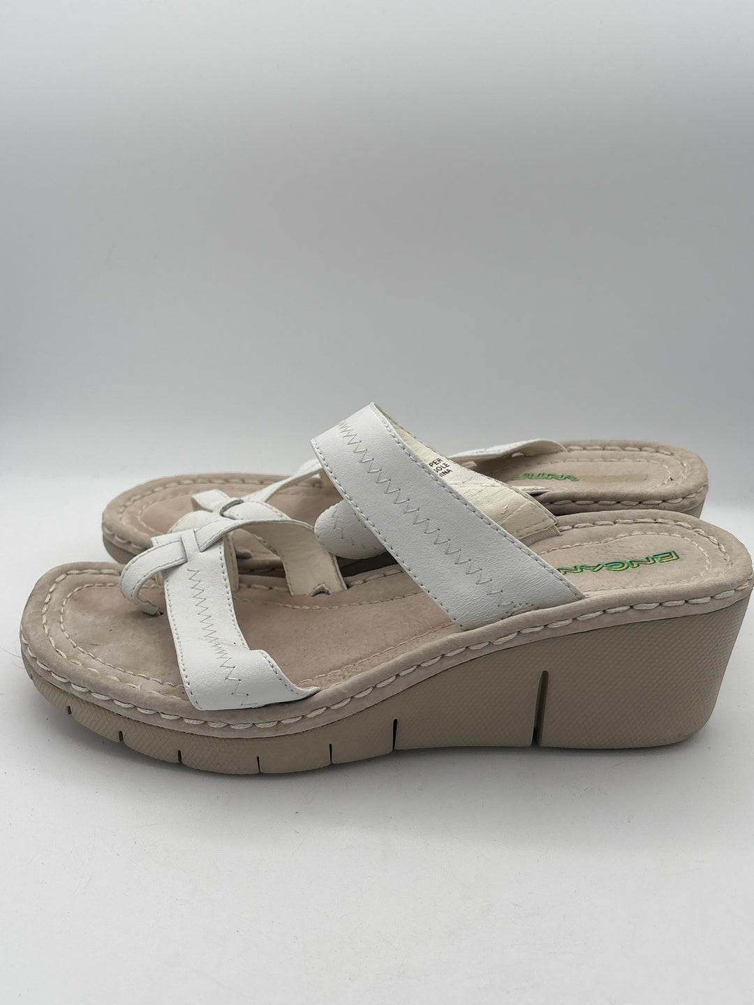 Women’s Encanto Size 8 White Strappy Wedge Sandals