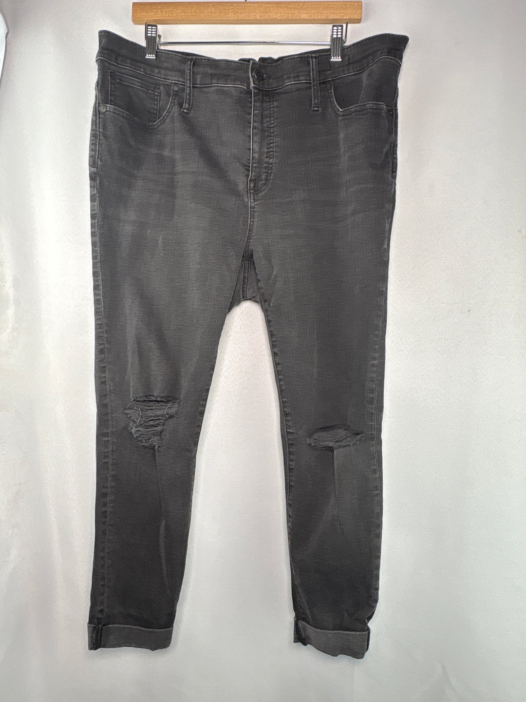 Women’s Madewell Size 35 Charcoal Gray Distressed Jeans