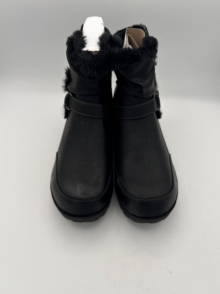Women’s JBU Size 9W Black Ankle Boots w/ Faux Fur Accents