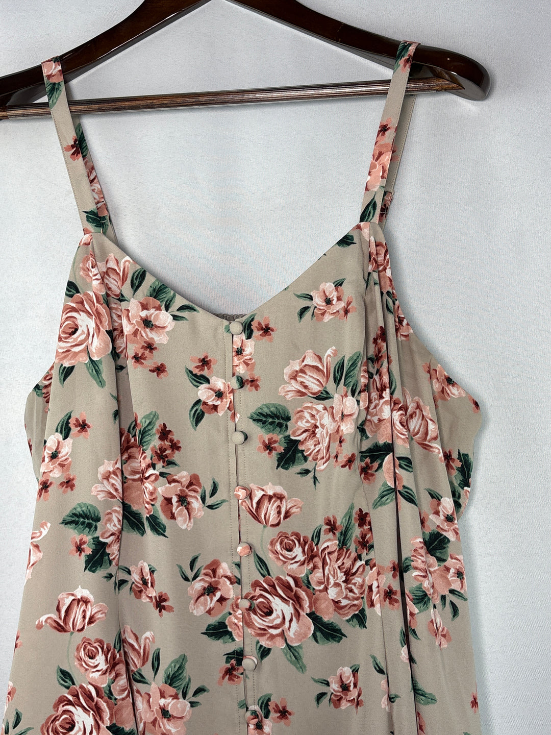 Women’s Torrid Size 2 Beige Pink Floral Sleeveless Blouse