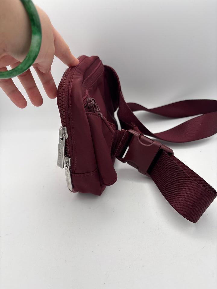 Women’s LuluLemon Maroon Fanny Pack Bag