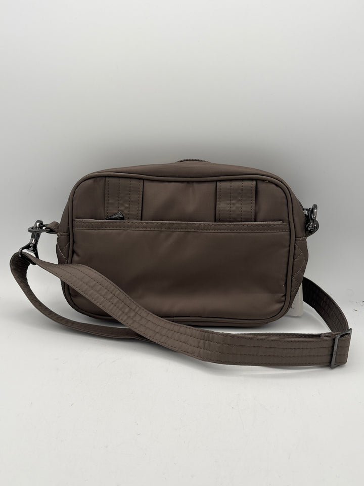 Women’s Lug Carousel Greige Quilted Cross-Body Bag