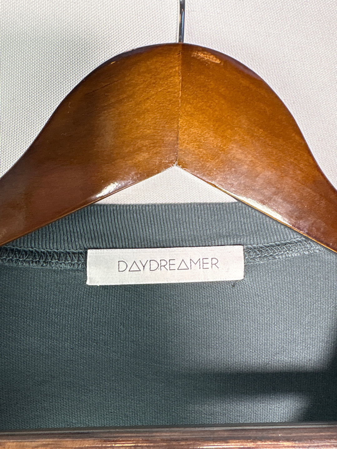 Womens DayDreamer XXL Dark Gray Def Leppard Graphic Cropped Long Sleeve Top