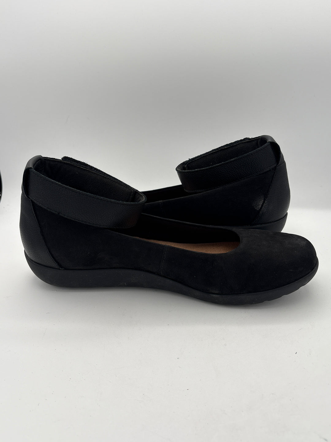 Women’s Clark’s Size 9 Black Suede Ballet Flats w/ Ankle Strap