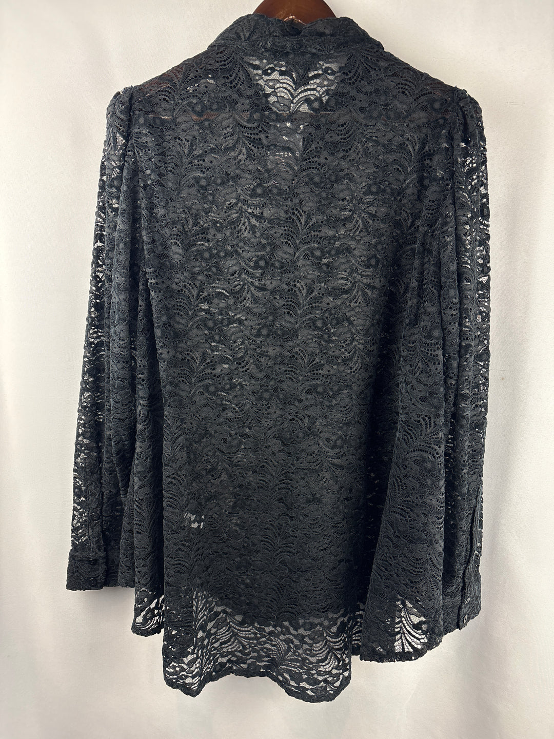 Women’s Torrid Size 1 Black Floral Lace Button Up Blouse