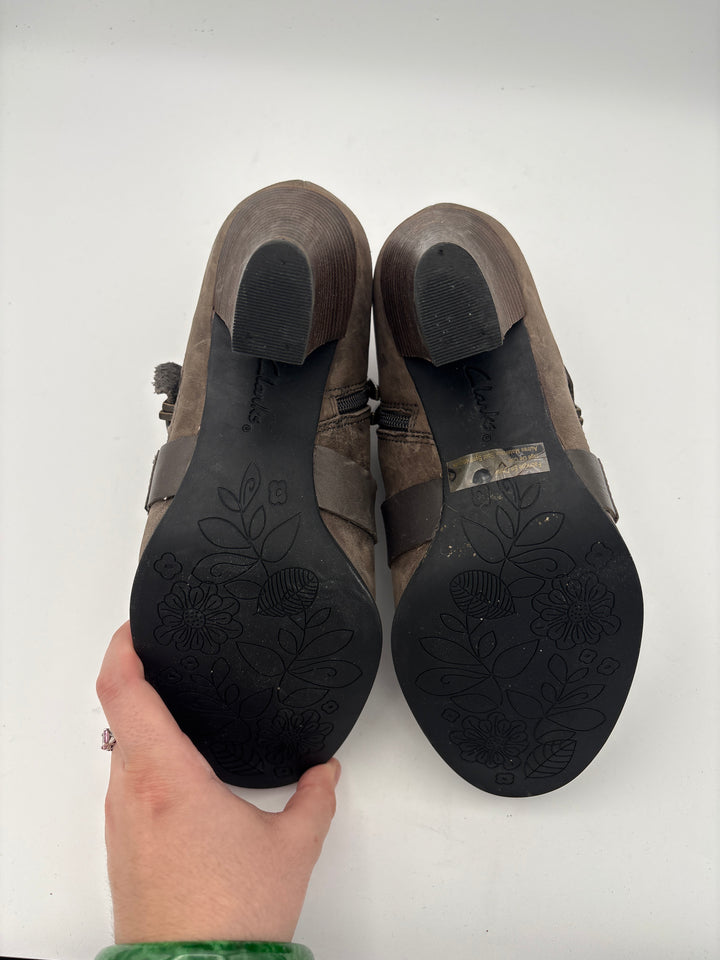 Womens Clarks Greige Ankle Boots With Buckles Side Zip 3 Inch Heel Size 7.5