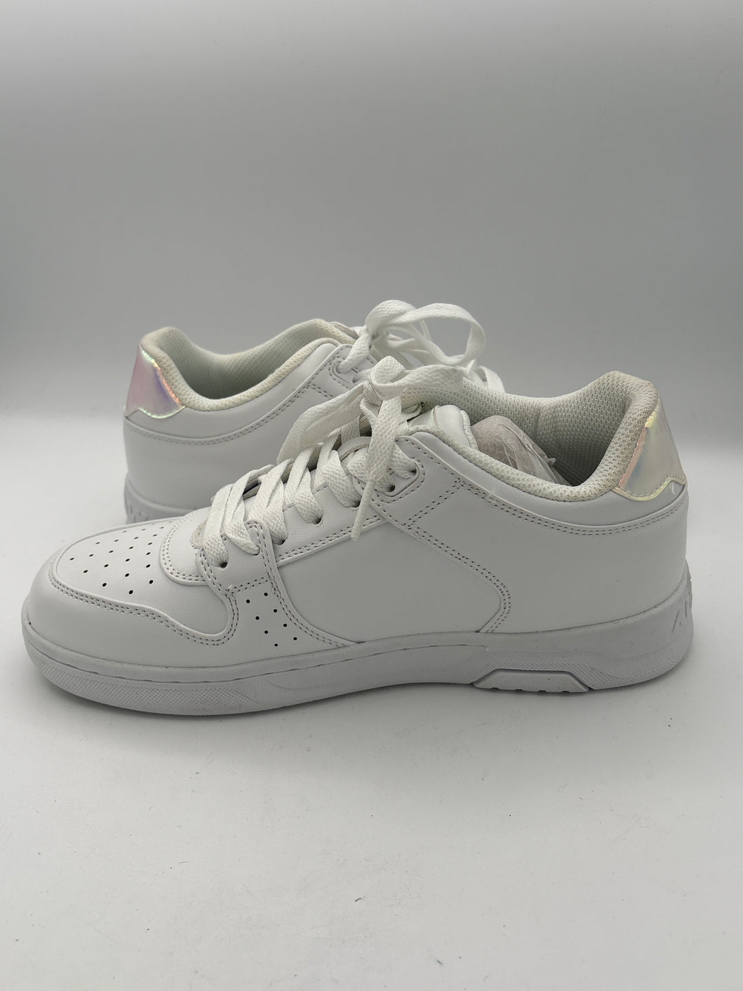 Womens Airwalk White Platform Sneakers Size 7.5 With Holographic Accents