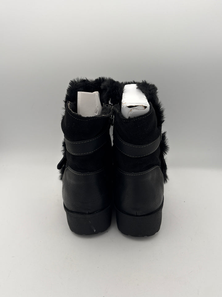 Women’s JBU Size 9W Black Ankle Boots w/ Faux Fur Accents