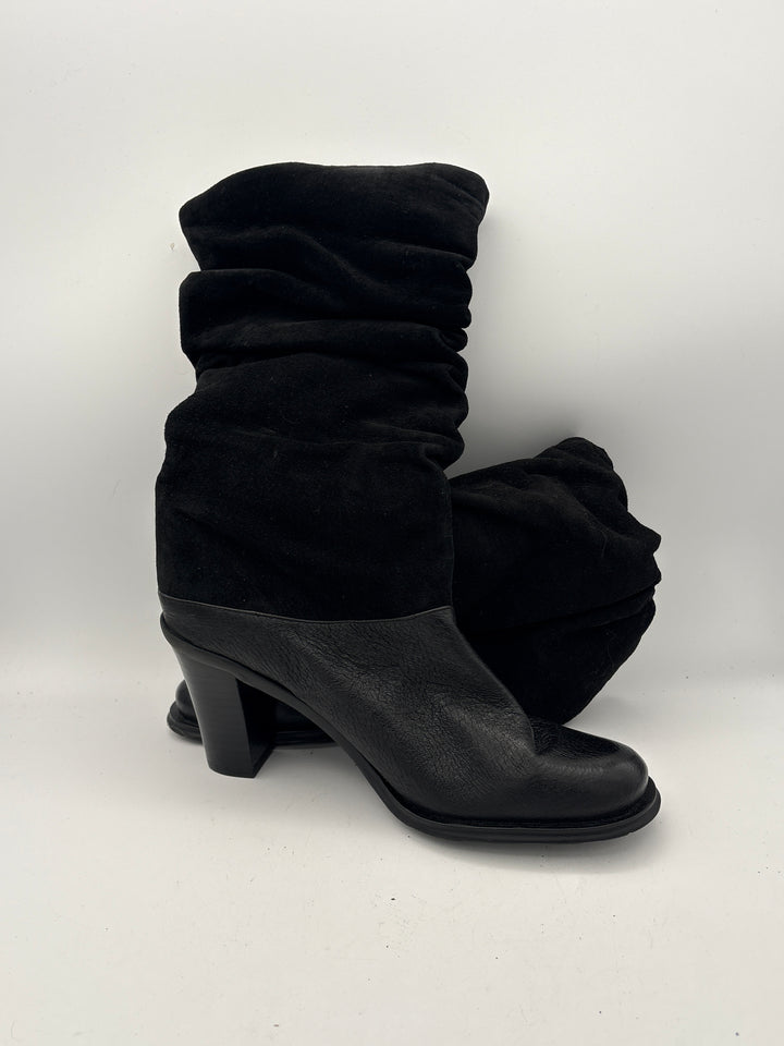 Women’s Markon Size 8 Black Suede Calf High Boots
