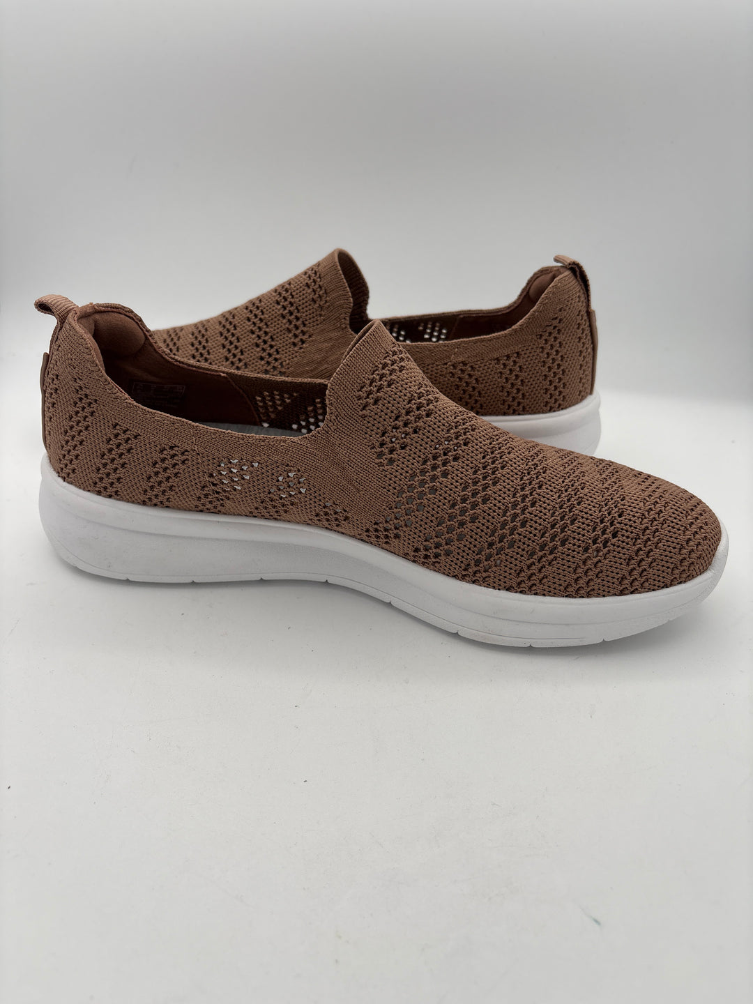 Women’s Clark’s Size 9 Brown Slip On Sneakers