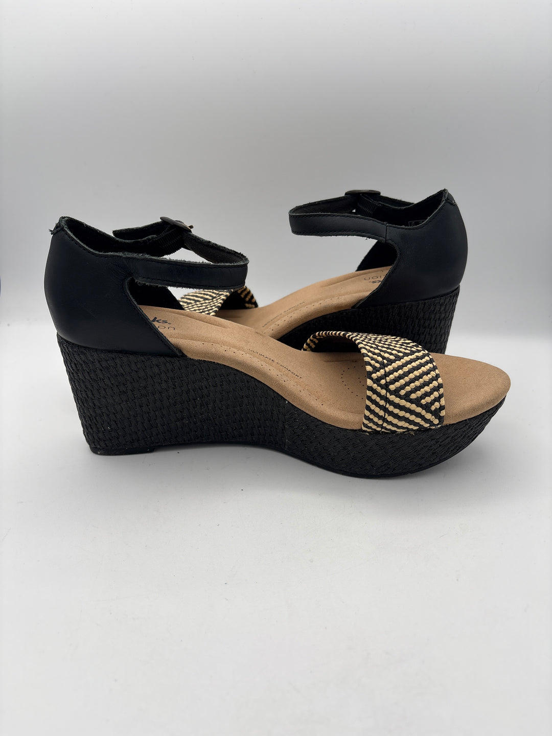 Womens Clarks Size 8 Black Beige Wedge Sandals With Adjustable Ankle Strap