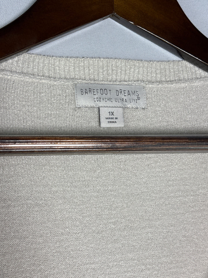 Women’s Barefoot Dreams Size 1X Cream Plush Sweater
