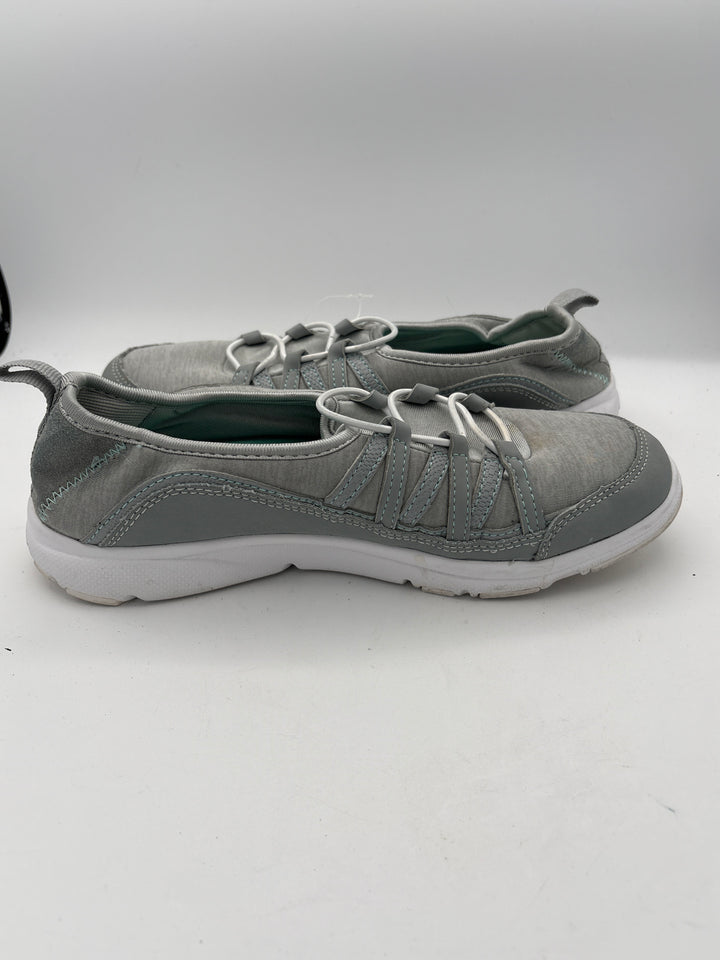Women’s Fila Size 8.5 Light Gray Slip On Sneakers